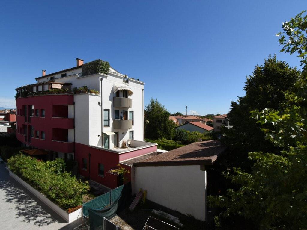 appartamento in vendita a Vicenza in zona Saviabona