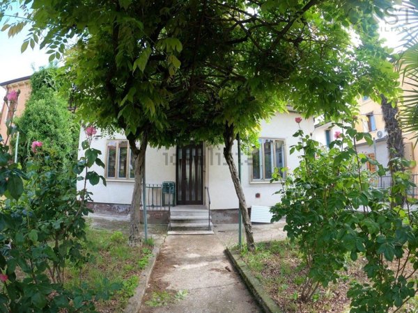 casa indipendente in vendita a Vicenza in zona Centro Storico