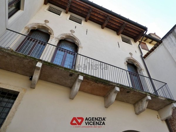 casa indipendente in vendita a Vicenza in zona Centro Storico