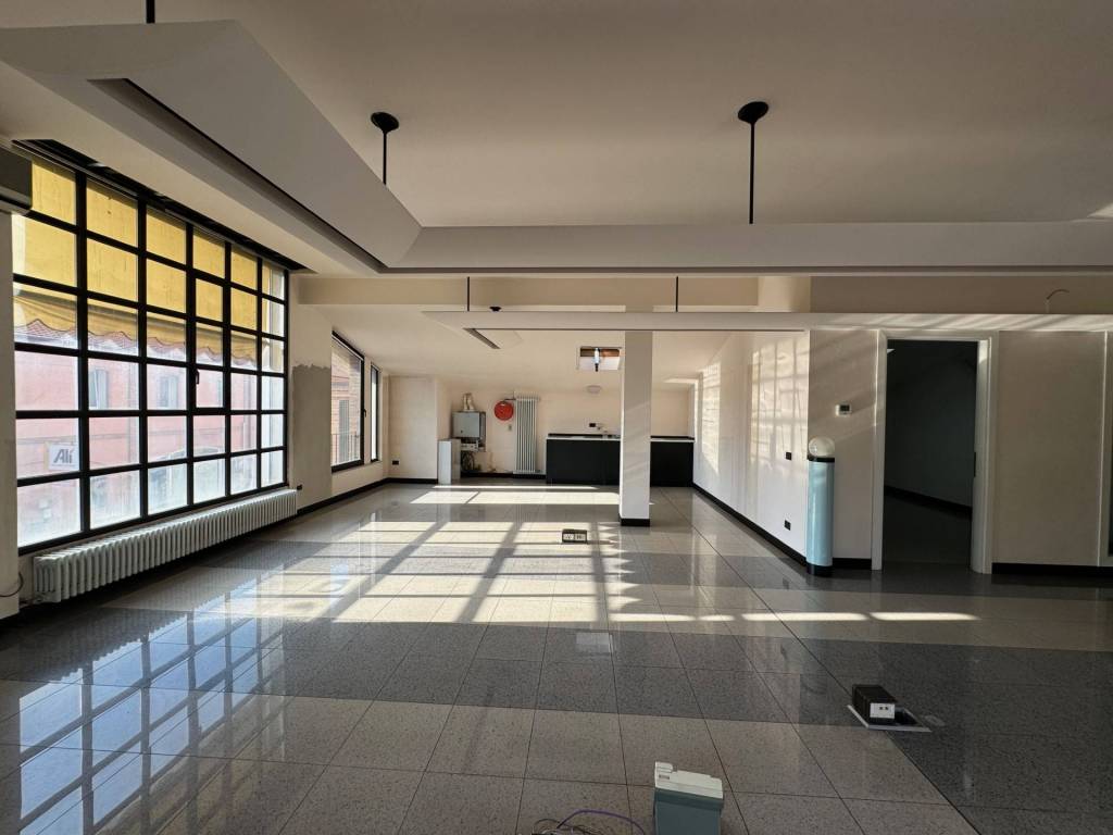 ufficio in vendita a Vicenza in zona Cattane