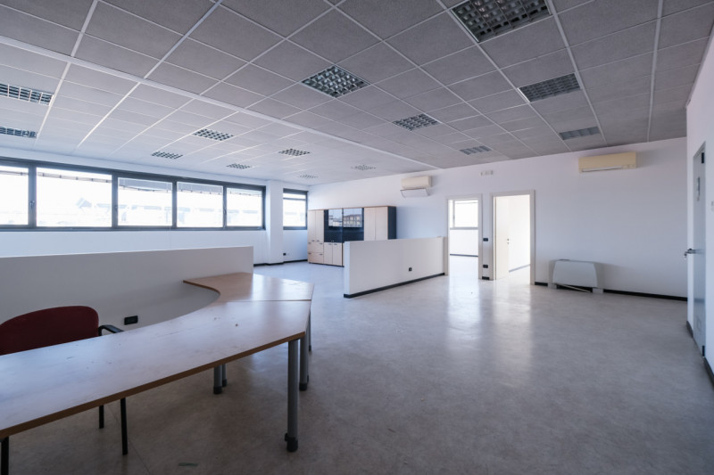 locale di sgombero in vendita a Vicenza