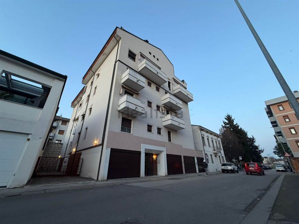 appartamento in vendita a Vicenza in zona San Felice