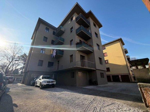 appartamento in vendita a Vicenza in zona Villaggio del Sole