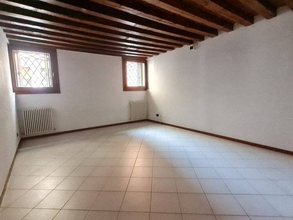 appartamento in vendita a Vicenza in zona Centro Storico
