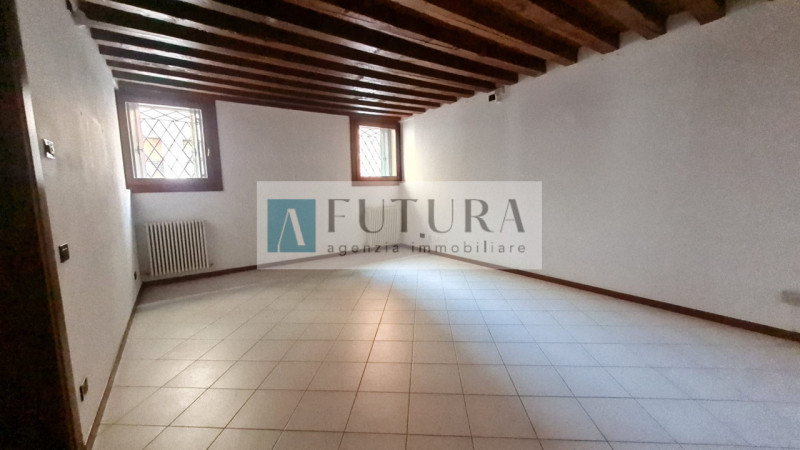 appartamento in vendita a Vicenza in zona Centro Storico