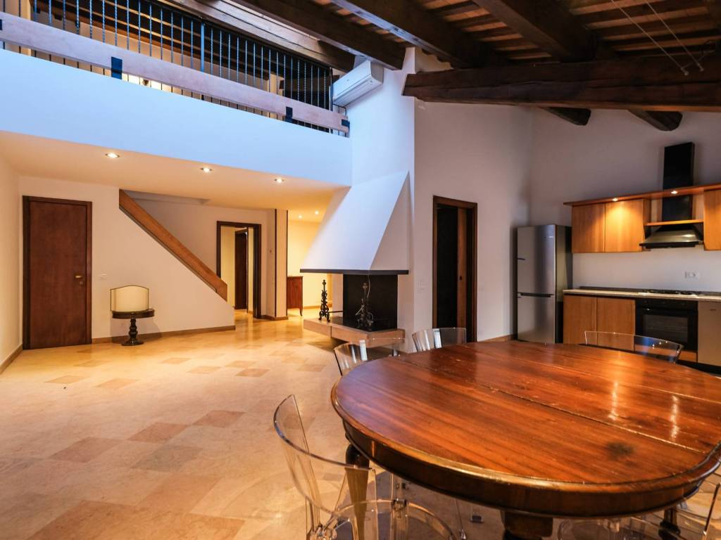 appartamento in vendita a Vicenza in zona Centro Storico