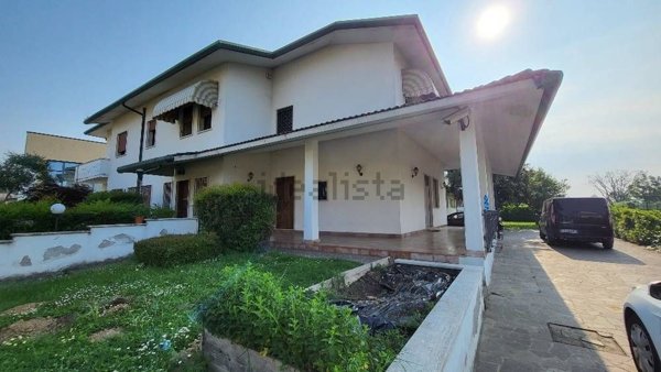 casa indipendente in vendita a Vicenza in zona Saviabona
