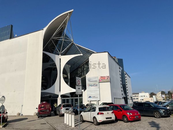 ufficio in vendita a Vicenza in zona San Lazzaro/Pomari