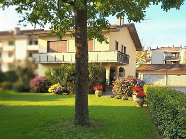 casa indipendente in vendita a Vicenza in zona Anconetta