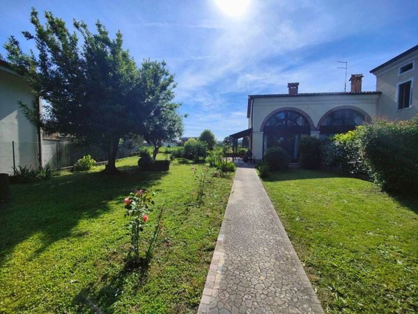 casa indipendente in vendita a Vicenza in zona Maddalene