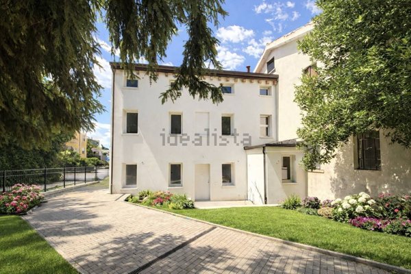 casa indipendente in vendita a Vicenza in zona Borgo Casale