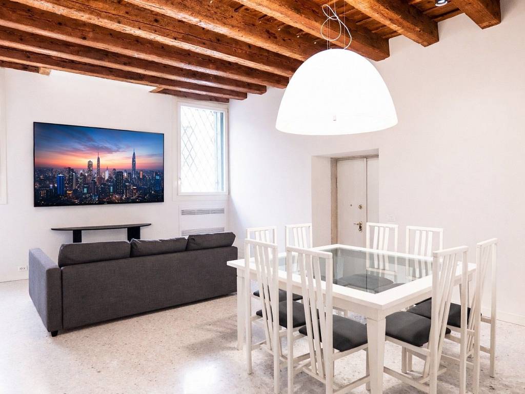 appartamento in vendita a Vicenza in zona Centro Storico