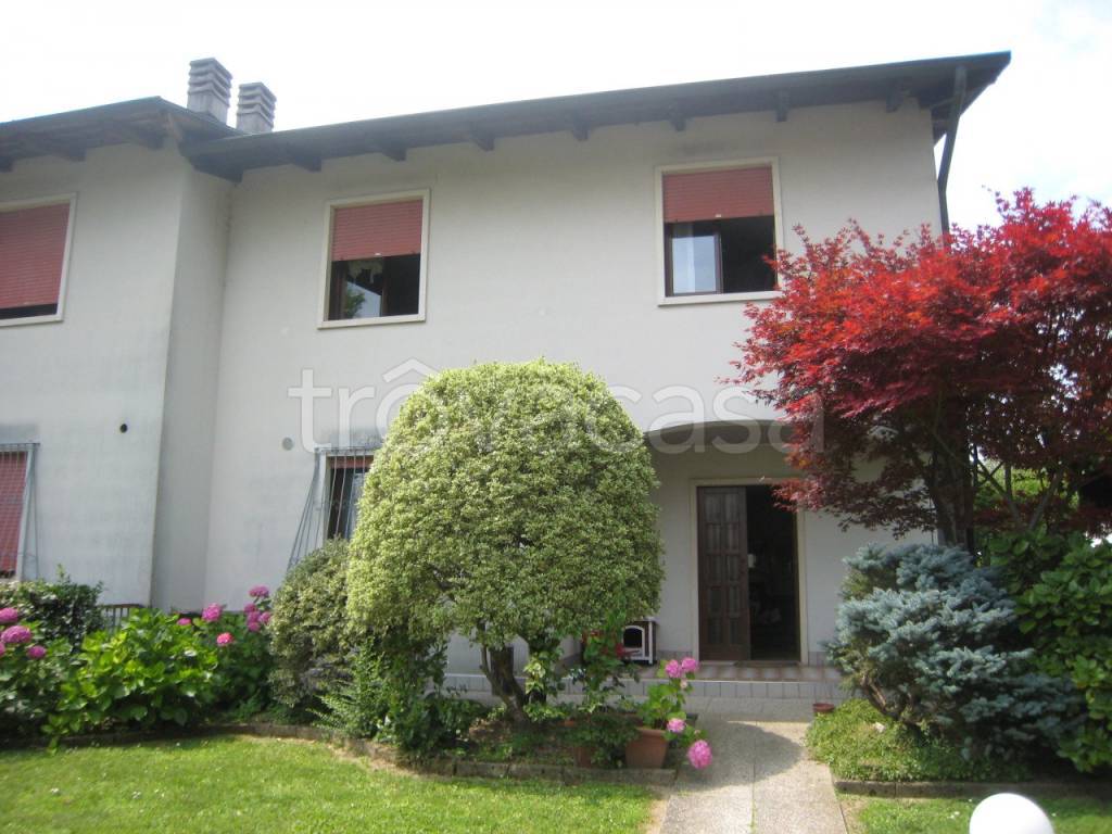 casa indipendente in vendita a Vicenza in zona Ferrovieri
