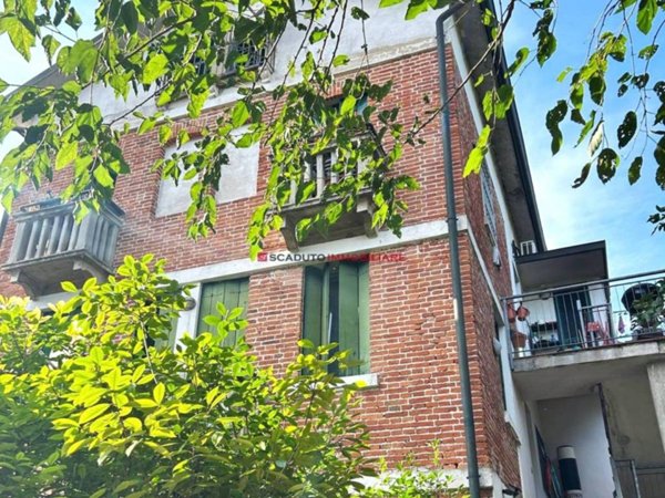 appartamento in vendita a Vicenza in zona Borgo Berga