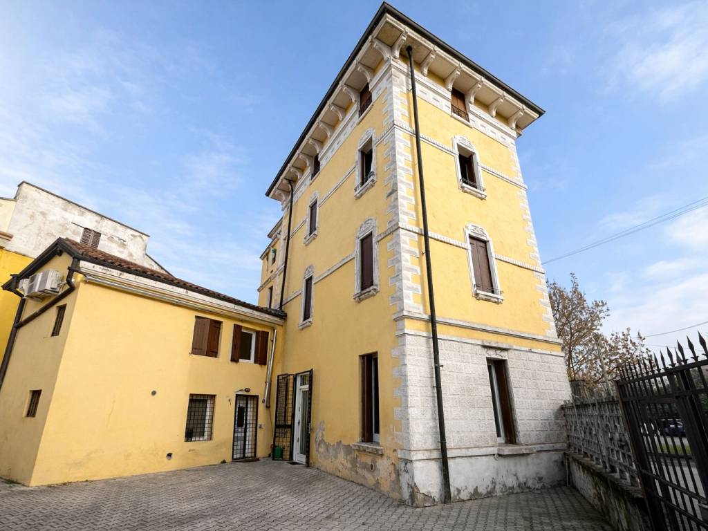 appartamento in vendita a Vicenza in zona San Lazzaro/Pomari