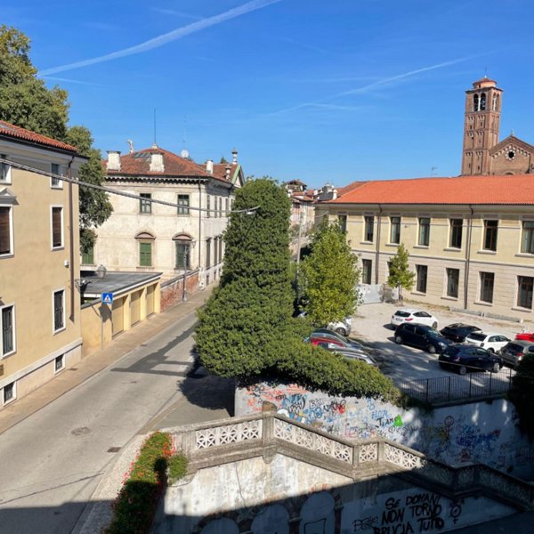 appartamento in vendita a Vicenza in zona Centro Storico