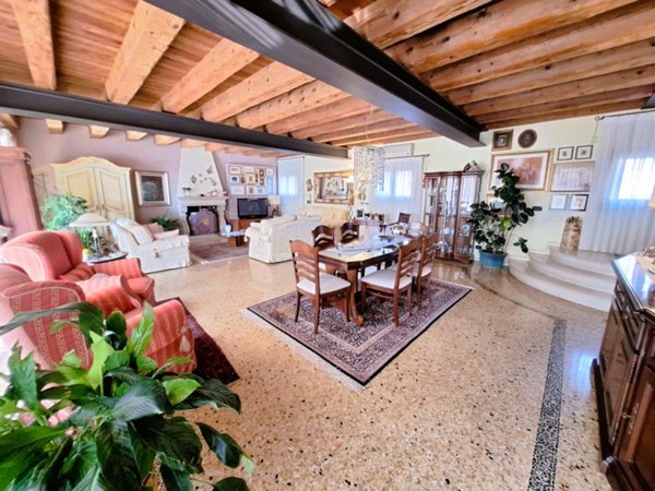 casa indipendente in vendita a Vicenza in zona Centro Storico