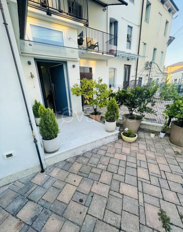 casa indipendente in vendita a Vicenza in zona San Felice