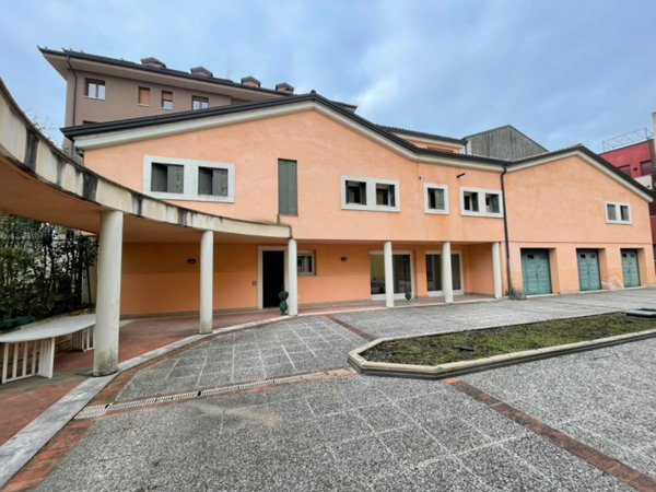 casa indipendente in vendita a Vicenza in zona Centro Storico