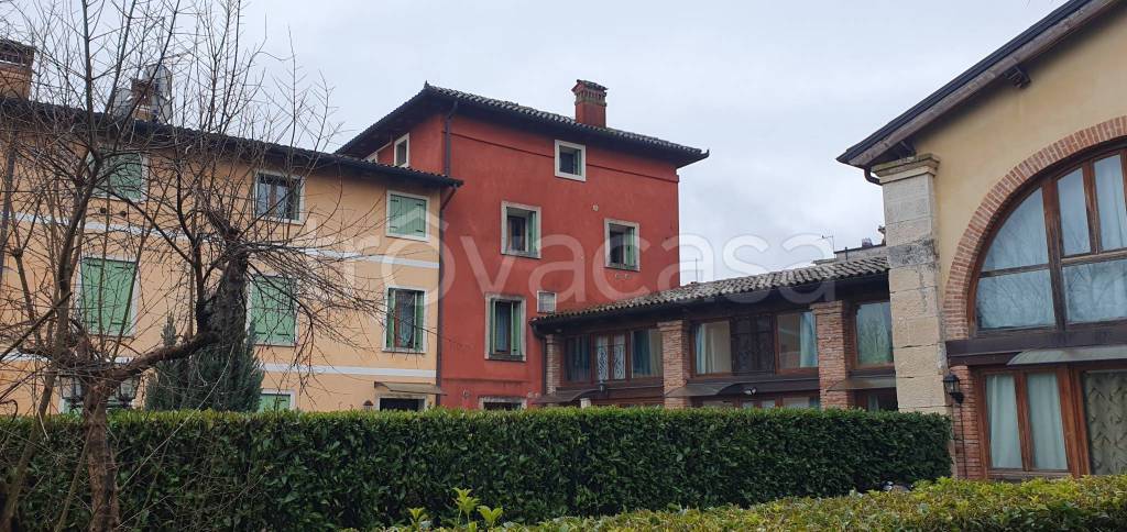 appartamento in vendita a Vicenza in zona Longara