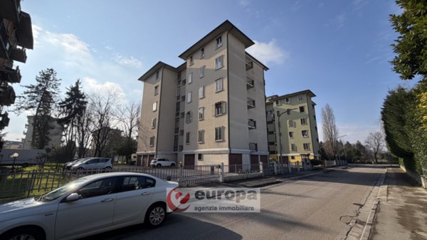 appartamento in vendita a Vicenza in zona Cattane