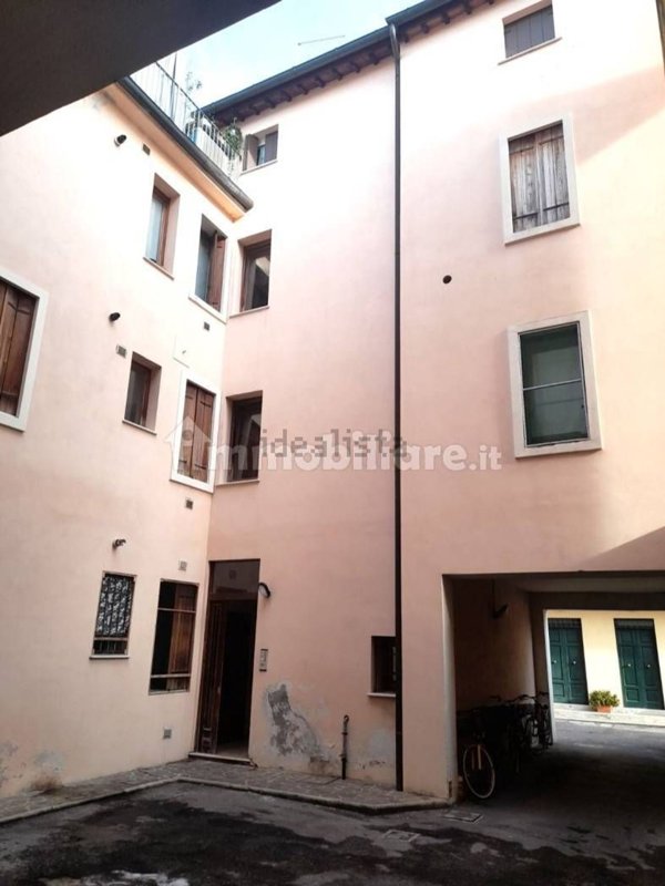 appartamento in vendita a Vicenza in zona Centro Storico