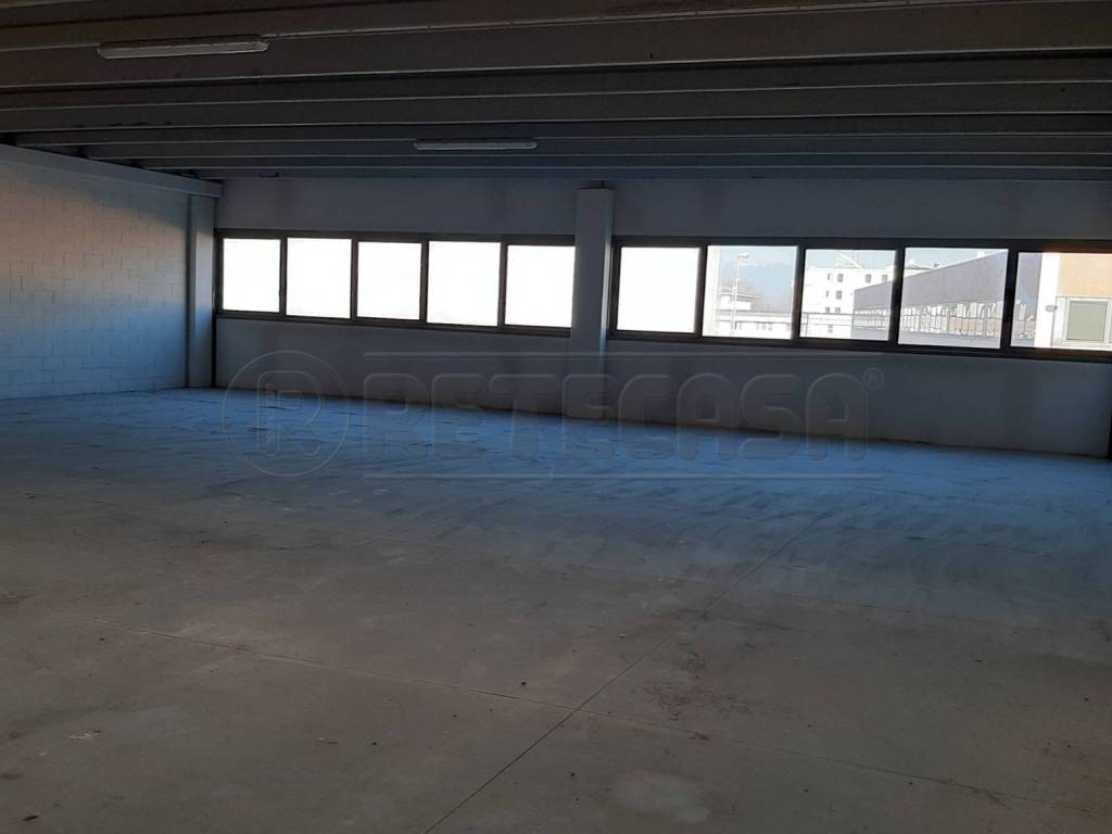 negozio in vendita a Vicenza in zona Monte Berico