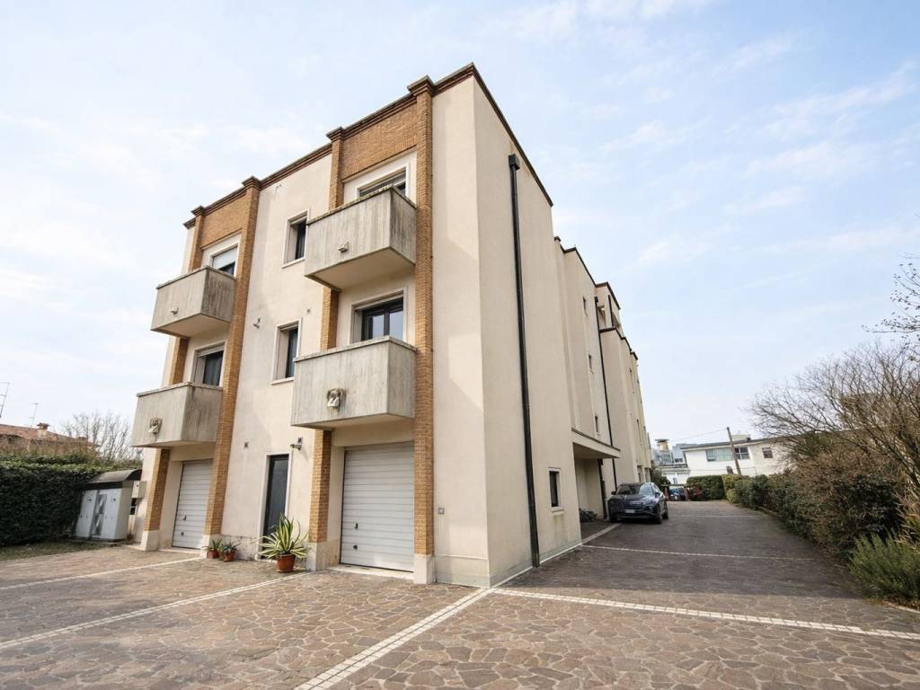 appartamento in vendita a Vicenza in zona Monte Berico