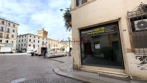 villa in vendita a Vicenza in zona Centro Storico