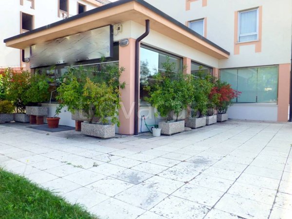 negozio in vendita a Vicenza in zona San Lazzaro/Pomari
