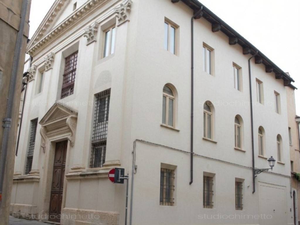 appartamento in vendita a Vicenza in zona Centro Storico
