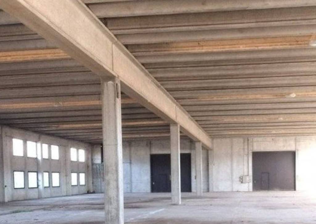 locale commerciale in vendita a Vicenza in zona Borgo Berga