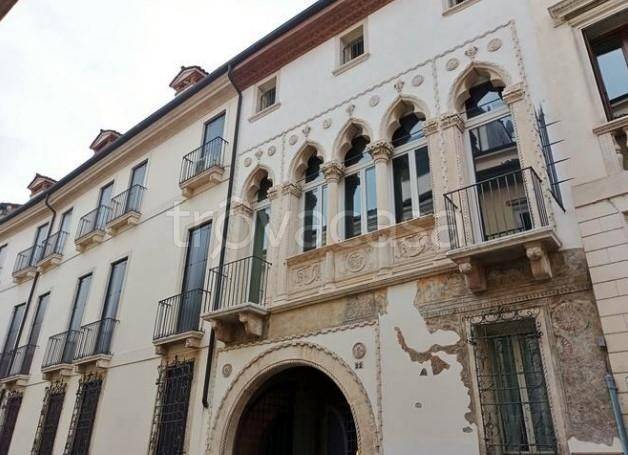 appartamento in vendita a Vicenza in zona Centro Storico