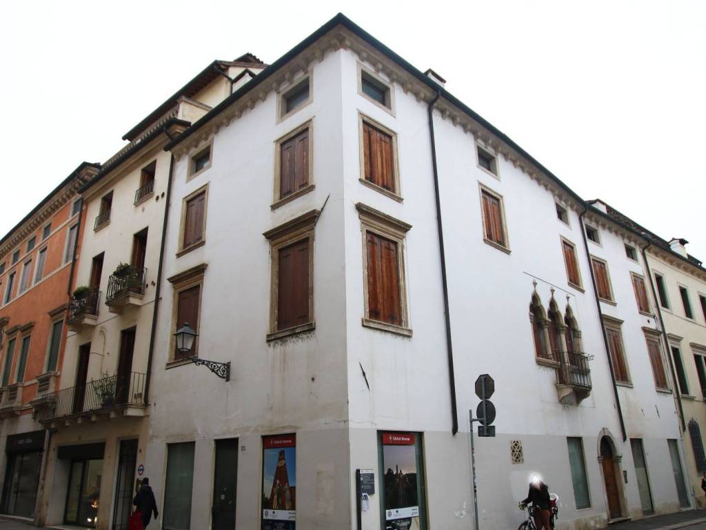 casa indipendente in vendita a Vicenza in zona Centro Storico
