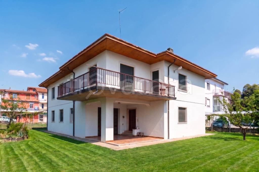 casa indipendente in vendita a Vicenza in zona Saviabona