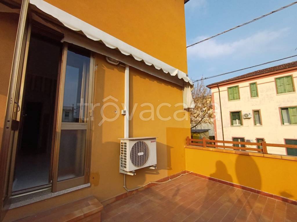 appartamento in vendita a Vicenza in zona San Bortolo/San Paolo