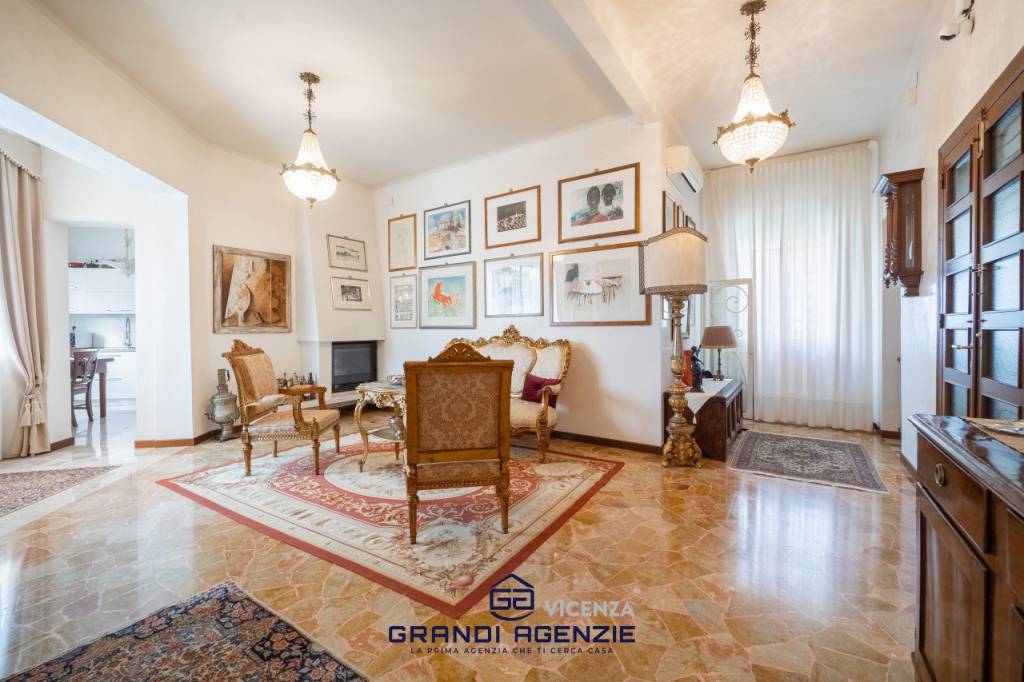 appartamento in vendita a Vicenza in zona Centro Storico
