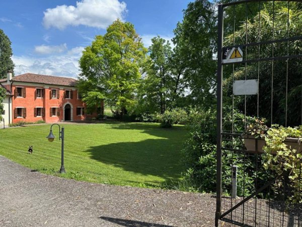 casa indipendente in vendita a Vicenza in zona Saviabona