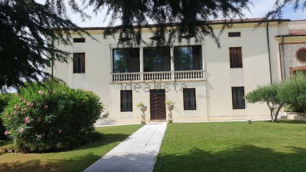 casa indipendente in vendita a Vicenza in zona Maddalene