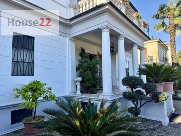 casa indipendente in vendita a Vicenza in zona Centro Storico