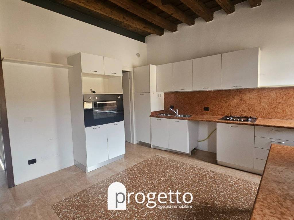 appartamento in vendita a Vicenza in zona Centro Storico