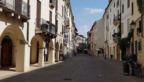 appartamento in vendita a Vicenza in zona Centro Storico
