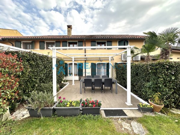 casa indipendente in vendita a Vicenza in zona Maddalene