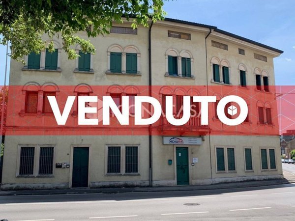 appartamento in vendita a Vicenza in zona Cattane