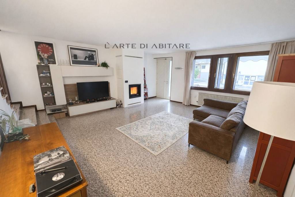 casa indipendente in vendita a Vicenza in zona Bertesinella