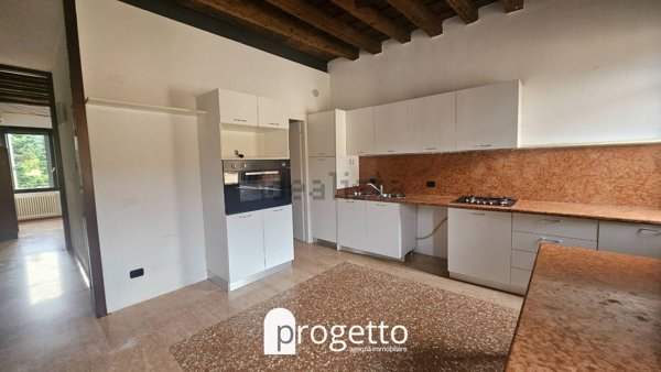 appartamento in vendita a Vicenza in zona Centro Storico