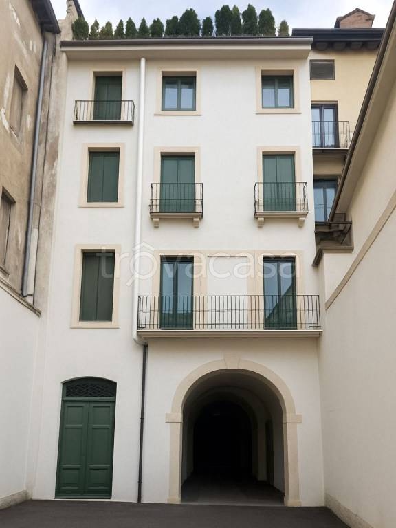 appartamento in vendita a Vicenza in zona Centro Storico