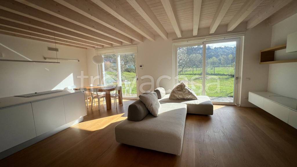 casa indipendente in vendita a Vicenza in zona Gogna