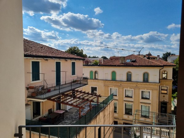 appartamento in vendita a Vicenza in zona Centro Storico