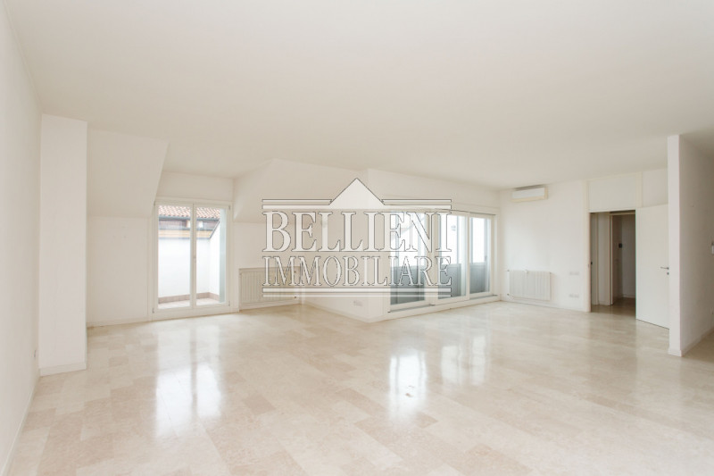 appartamento in vendita a Vicenza in zona Centro Storico